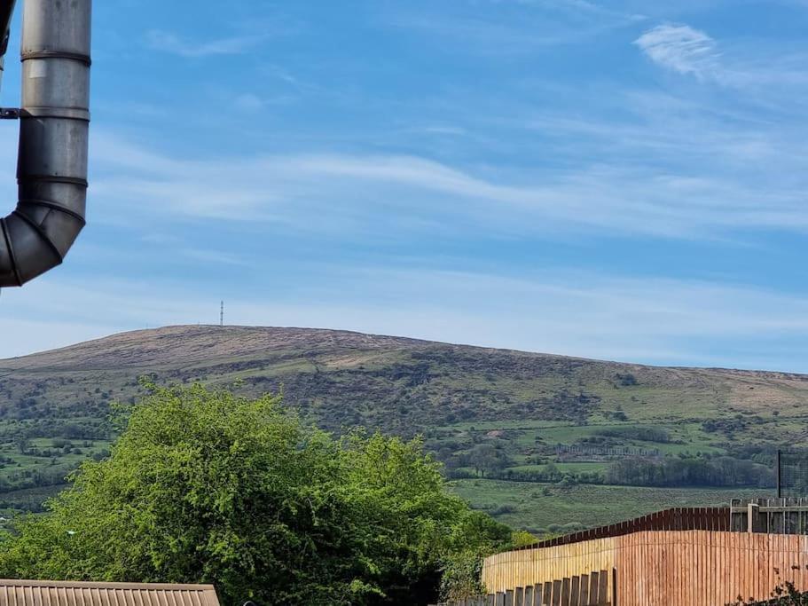 Spacious House City Skyline And Mountain Views Close Too Belfast Centre And Airports Free Parking Eksteriør billede