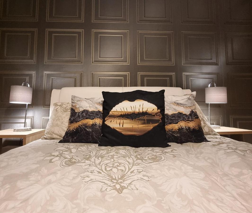 Spacious House City Skyline And Mountain Views Close Too Belfast Centre And Airports Free Parking Eksteriør billede