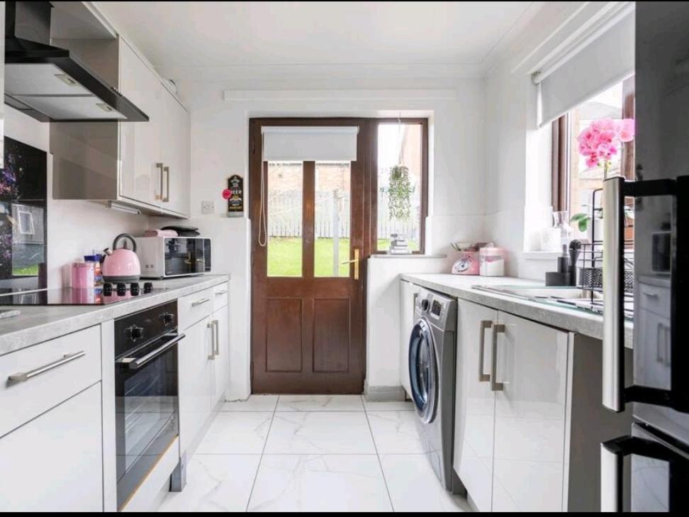 Spacious House City Skyline And Mountain Views Close Too Belfast Centre And Airports Free Parking Eksteriør billede