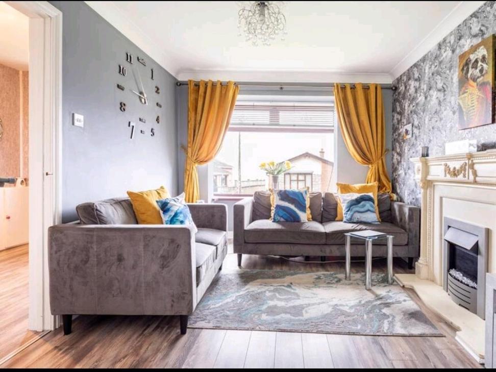 Spacious House City Skyline And Mountain Views Close Too Belfast Centre And Airports Free Parking Eksteriør billede